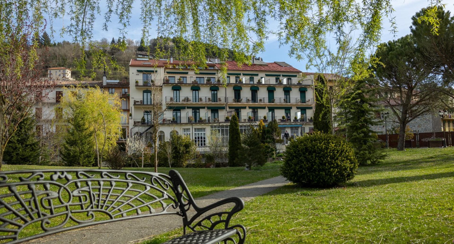Hotel with pool, garden and terrace in Camprodon